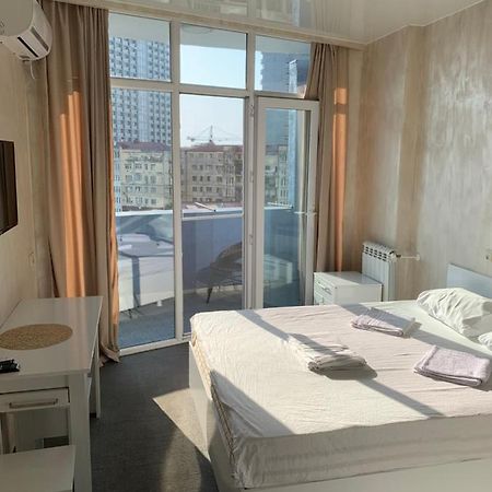 "Студия 24" - Посуточно И Помесячно Batumi Exteriör bild