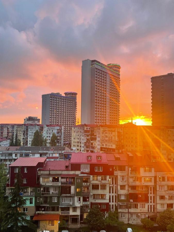 "Студия 24" - Посуточно И Помесячно Batumi Exteriör bild